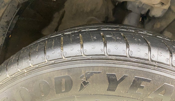 2021 Hyundai VENUE S 1.2, Petrol, Manual, 28,406 km, Right Front Tyre Tread