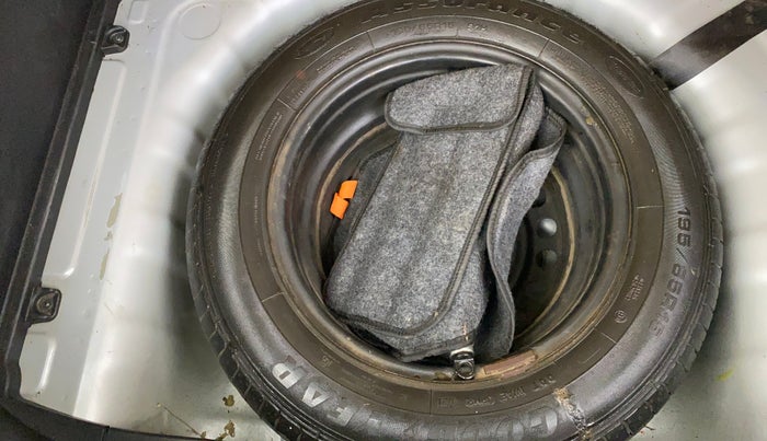 2021 Hyundai VENUE S 1.2, Petrol, Manual, 28,406 km, Spare Tyre