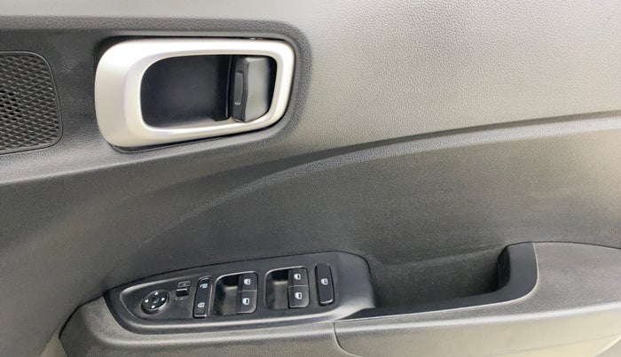 2021 Hyundai VENUE S 1.2, Petrol, Manual, 28,406 km, Driver Side Door Panels Control