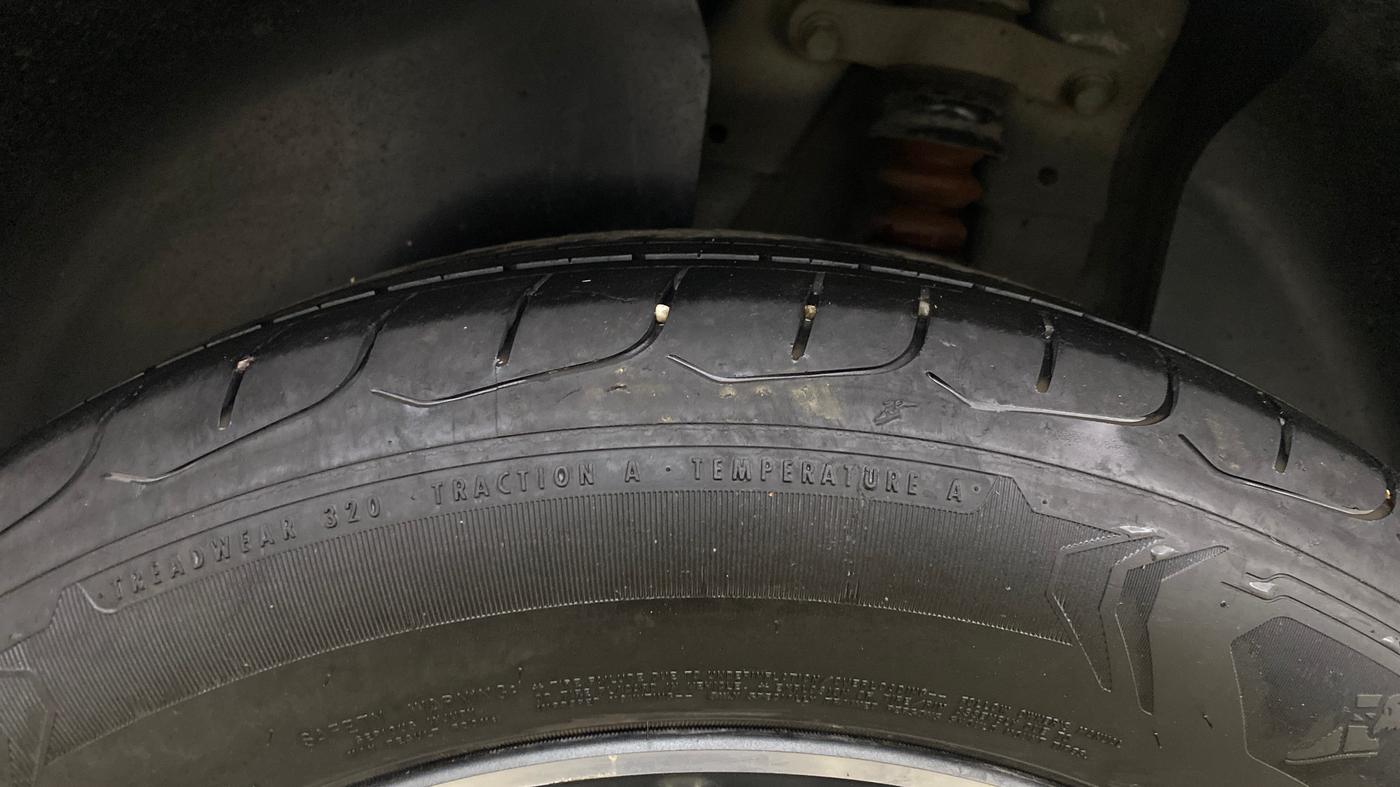 2020 KIA SELTOS GTX PLUS AT 1.5 DIESEL, Diesel, Automatic, 1,41,405 km, Left Rear Tyre Tread