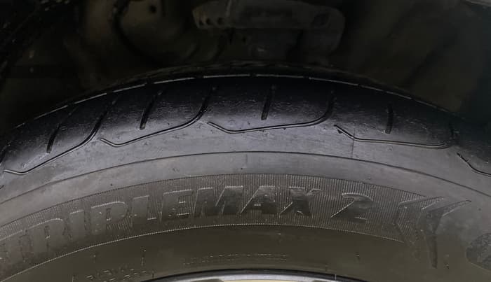 2020 KIA SELTOS GTX PLUS AT 1.5 DIESEL, Diesel, Automatic, 1,41,405 km, Right Front Tyre Tread