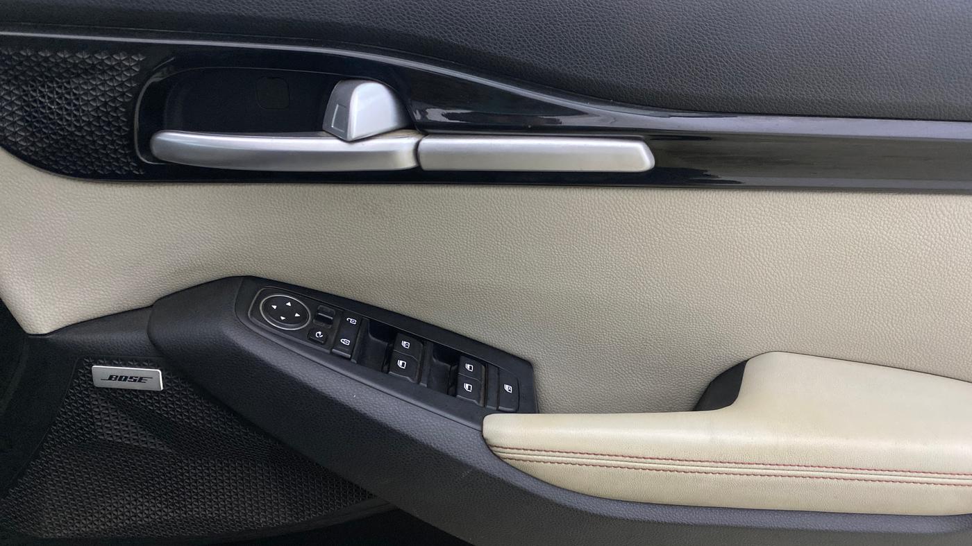 2020 KIA SELTOS GTX PLUS AT 1.5 DIESEL, Diesel, Automatic, 1,41,405 km, Driver Side Door Panels Control