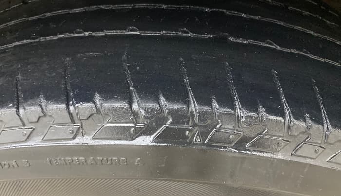 2014 Mahindra XUV500 W8, Diesel, Manual, 1,03,541 km, Left Rear Tyre Tread