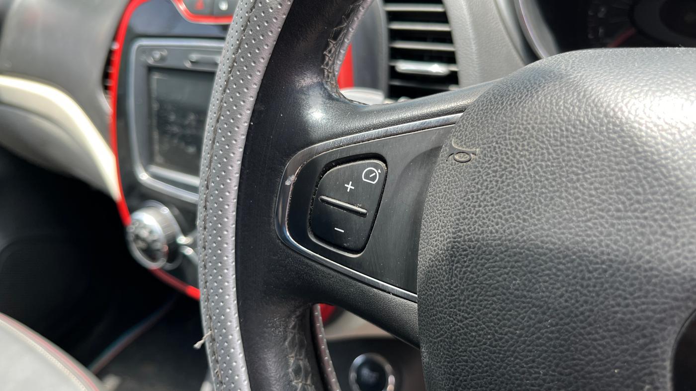 2019 Renault Captur PLATINE PETROL DUAL TONE, Petrol, Manual, 50,405 km, Adaptive Cruise Control
