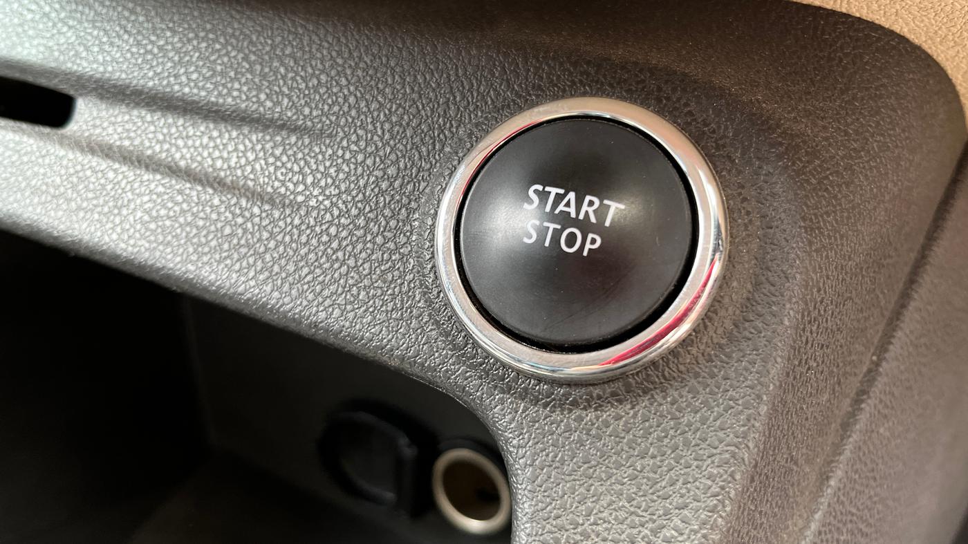 2019 Renault Captur PLATINE PETROL DUAL TONE, Petrol, Manual, 50,405 km, Keyless Start/ Stop Button