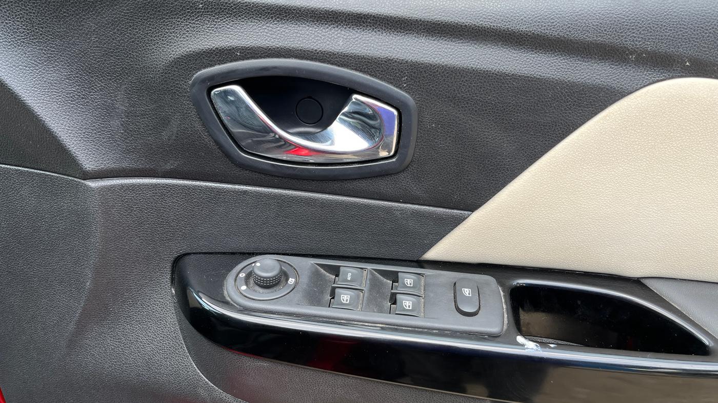 2019 Renault Captur PLATINE PETROL DUAL TONE, Petrol, Manual, 50,405 km, Driver Side Door Panels Control