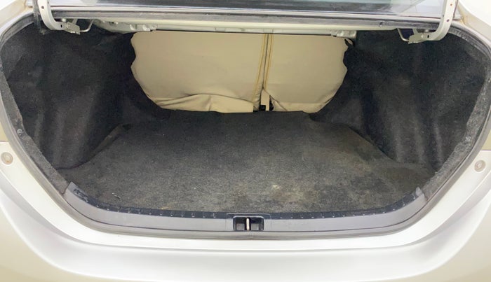 2016 Toyota Corolla Altis G CVT PETROL, Petrol, Automatic, 1,44,480 km, Boot Inside