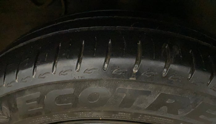 2025 Tata ALTROZ XM PLUS SUNROOF CNG, CNG, Manual, 28,035 km, Left Rear Tyre Tread