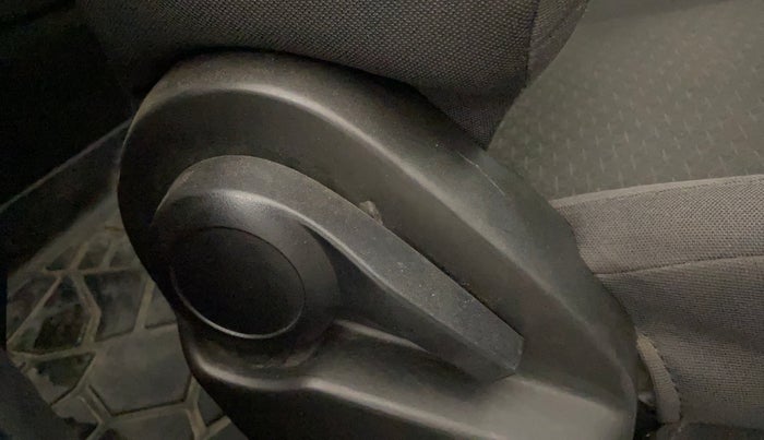 2025 Tata ALTROZ XM PLUS SUNROOF CNG, CNG, Manual, 28,035 km, Driver Side Adjustment Panel