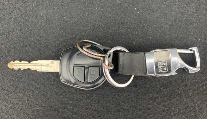 2012 Maruti Swift VXI D, Petrol, Manual, 85,659 km, Key Close Up