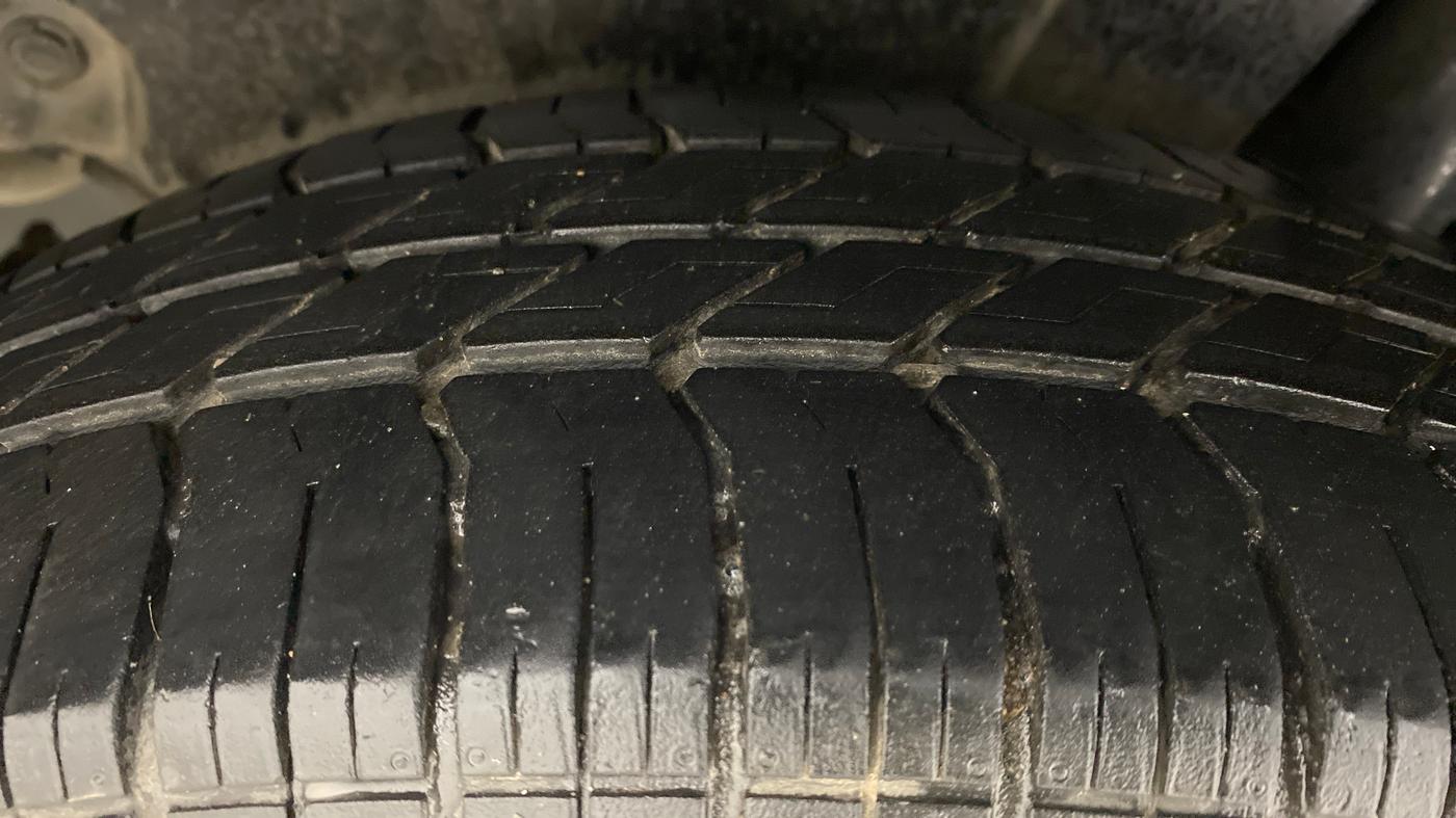 2012 Maruti Swift VXI D, Petrol, Manual, 85,659 km, Left Rear Tyre Tread