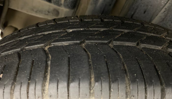 2012 Maruti Swift VXI D, Petrol, Manual, 85,659 km, Right Rear Tyre Tread