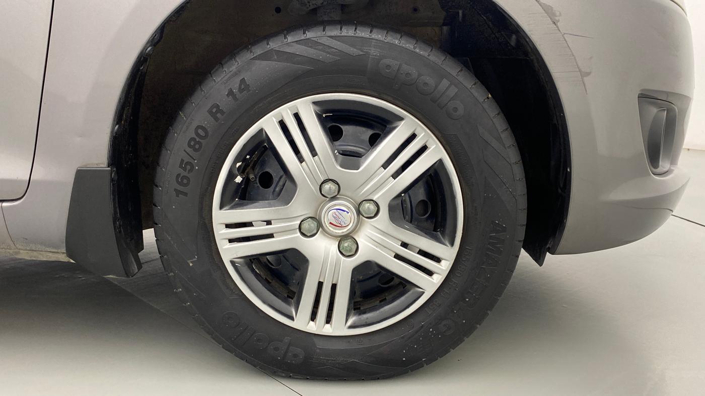 2012 Maruti Swift VXI D, Petrol, Manual, 85,659 km, Right Front Wheel