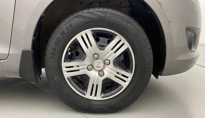 2012 Maruti Swift VXI D, Petrol, Manual, 85,659 km, Right Front Wheel