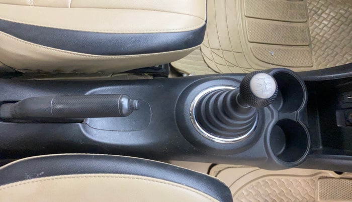 2016 Honda Amaze 1.2L I-VTEC SX, Petrol, Manual, 58,750 km, Gear Lever