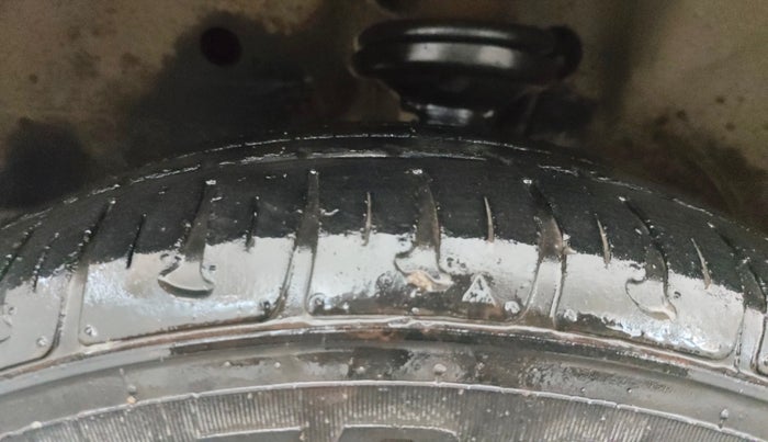 2016 Maruti Wagon R 1.0 VXI AMT, Petrol, Automatic, 66,853 km, Left Front Tyre Tread