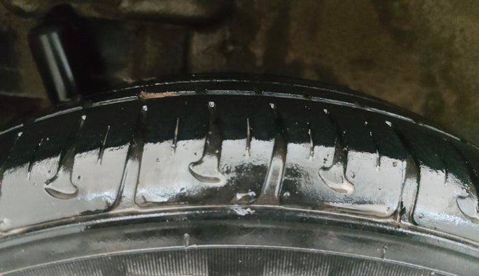 2016 Maruti Wagon R 1.0 VXI AMT, Petrol, Automatic, 66,853 km, Right Rear Tyre Tread