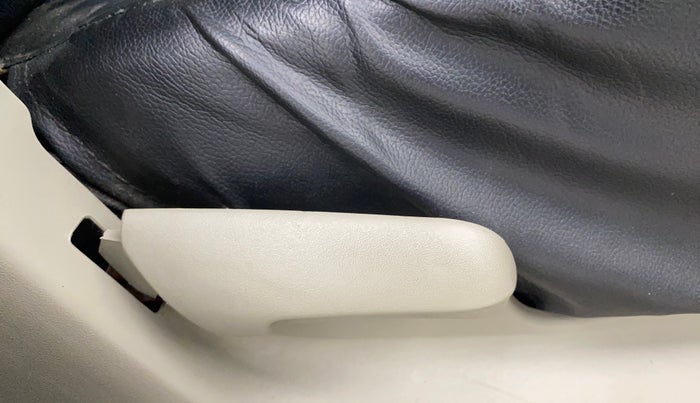 2015 Maruti Celerio ZXI, Petrol, Manual, 30,594 km, Driver Side Adjustment Panel