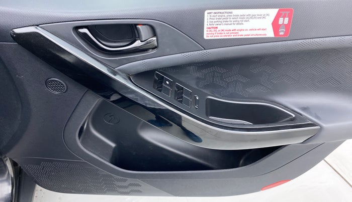 2022 Tata NEXON XZA PLUS (O) PETROL DARK EDITION, Petrol, Automatic, 13,193 km, Driver Side Door Panels Control