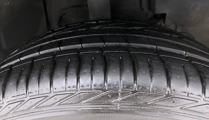 2022 Tata NEXON XZA PLUS (O) PETROL DARK EDITION, Petrol, Automatic, 13,193 km, Right Front Tyre Tread