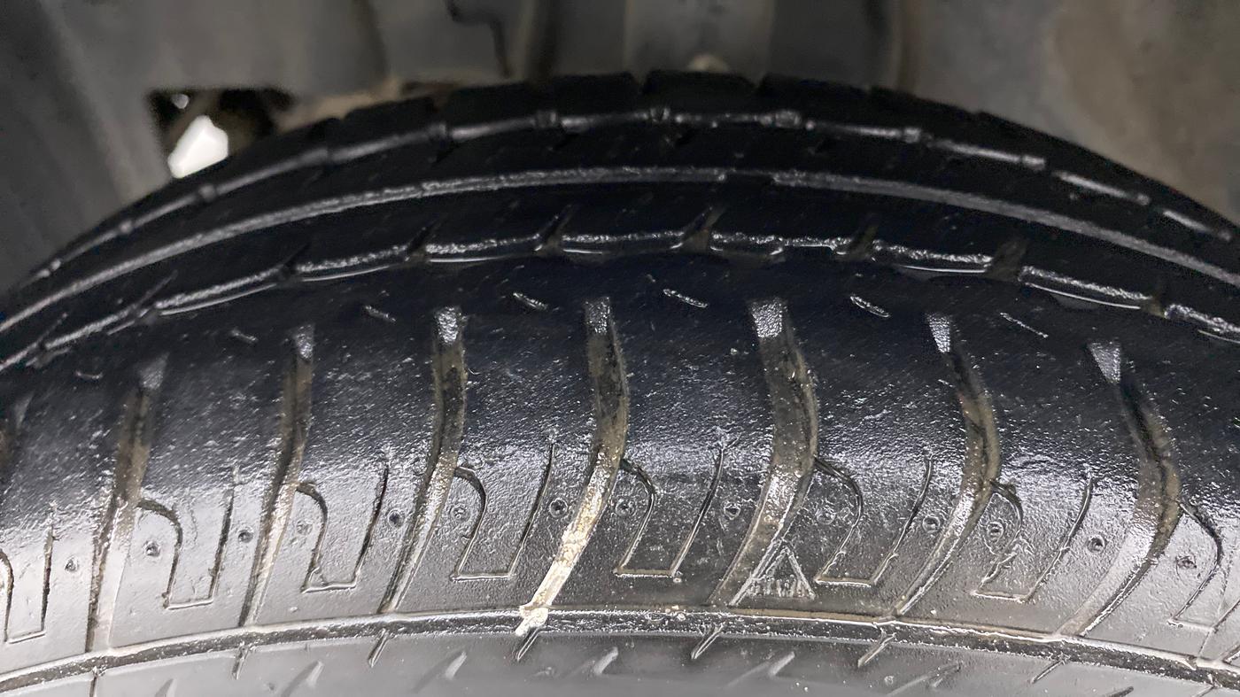 2018 Datsun Go T, Petrol, Manual, 34,024 km, Left Front Tyre Tread