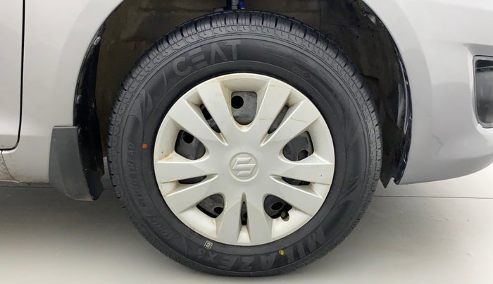 2014 Maruti Swift Dzire VXI, Petrol, Manual, 39,348 km, Right Front Wheel