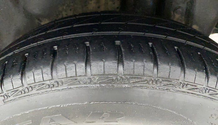 2014 Maruti Swift Dzire VXI, Petrol, Manual, 39,348 km, Left Rear Tyre Tread