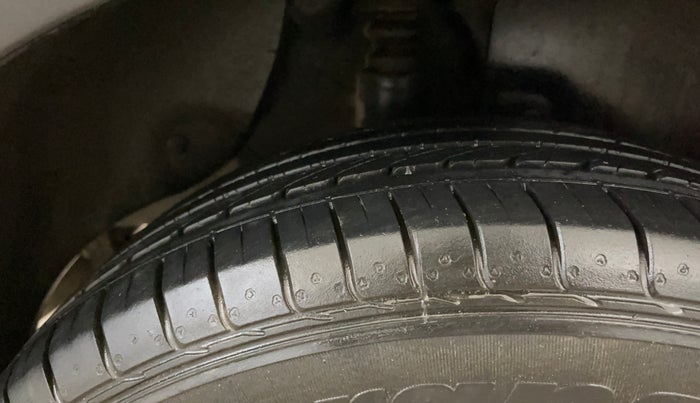 2017 Hyundai Creta SX PLUS 1.6 PETROL, Petrol, Manual, 21,146 km, Right Rear Tyre Tread