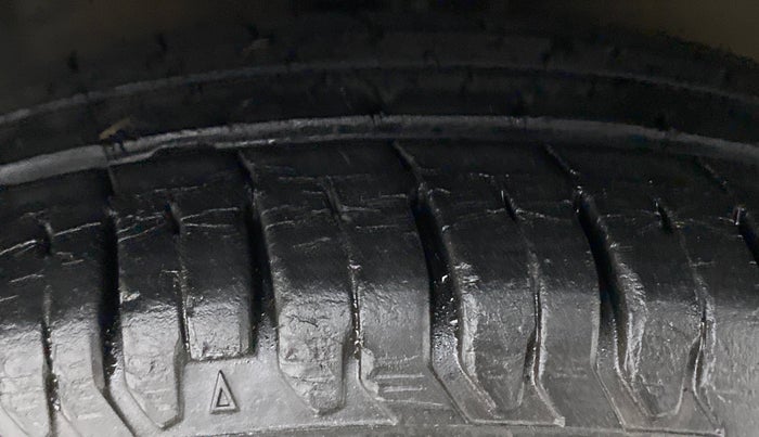2011 Hyundai i10 MAGNA 1.2 KAPPA2, Petrol, Manual, 58,734 km, Right Front Tyre Tread