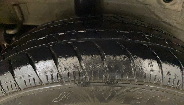 2015 Maruti Celerio ZXI, Petrol, Manual, 63,536 km, Right Rear Tyre Tread