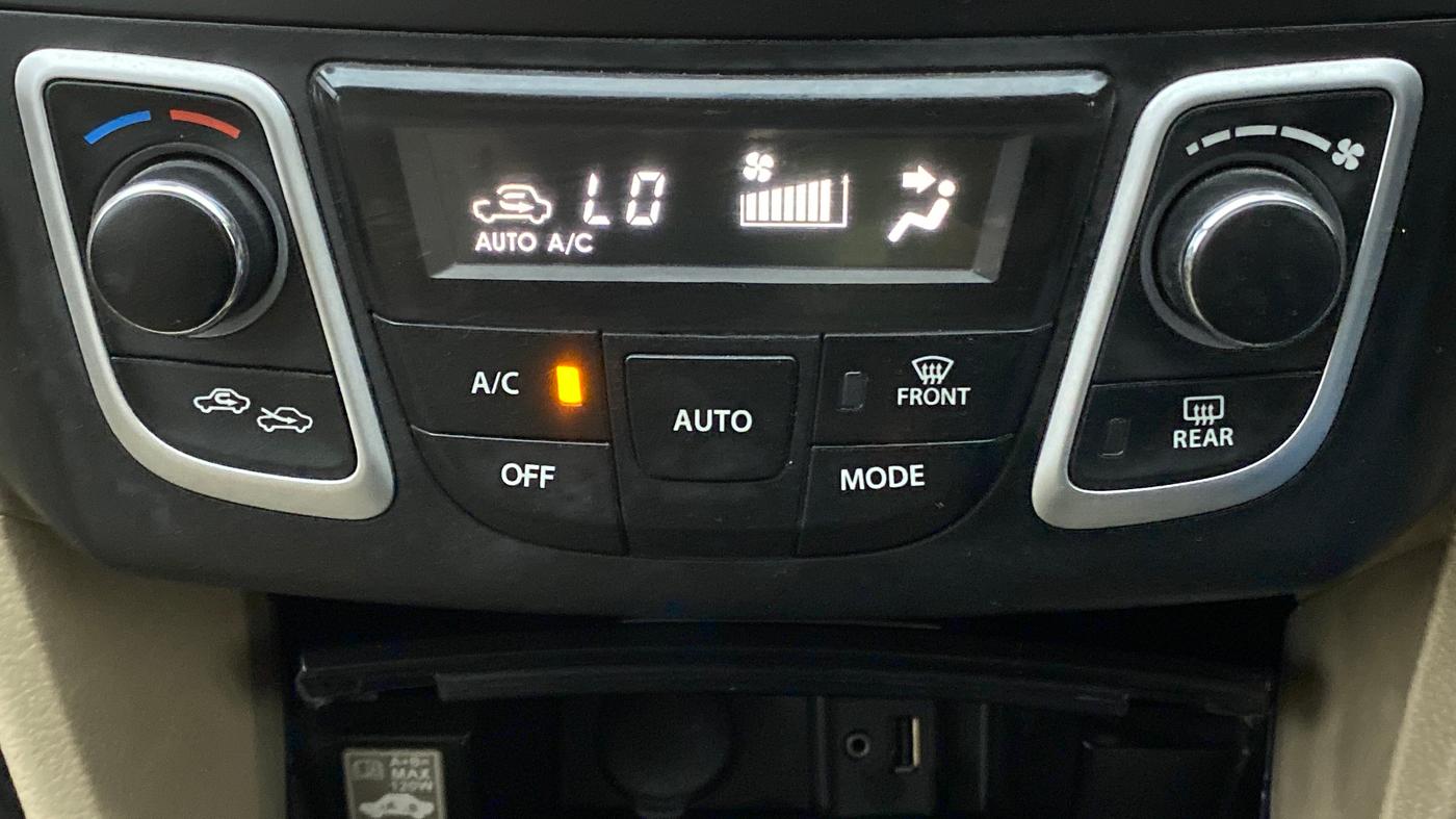 2015 Maruti Ciaz VXI PLUS, Petrol, Manual, 5,689 km, Automatic Climate Control