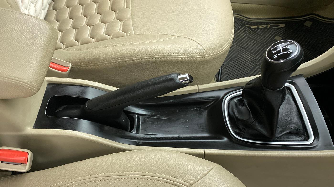2015 Maruti Ciaz VXI PLUS, Petrol, Manual, 5,689 km, Gear Lever