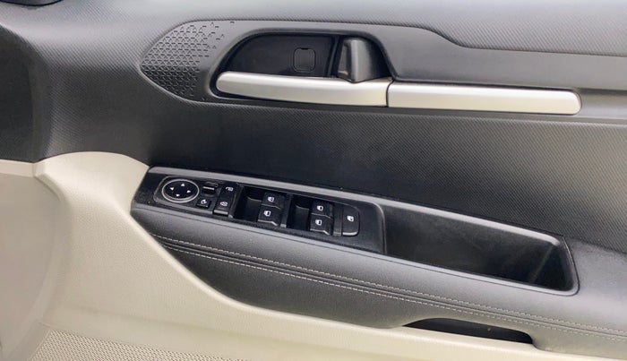 2023 KIA SONET HTX 1.5D IMT, Diesel, Manual, 20,153 km, Driver Side Door Panels Control