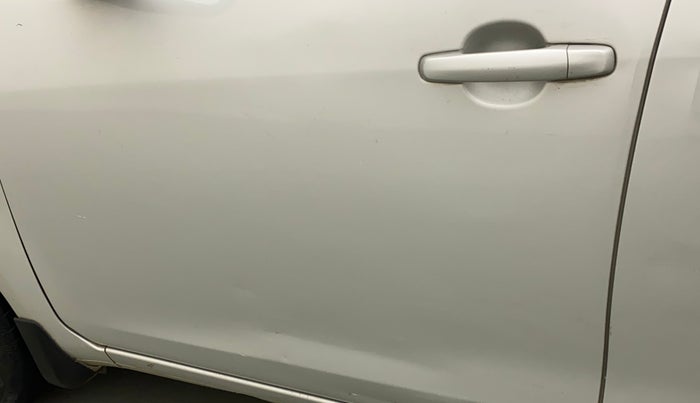 2010 Maruti Ritz ZXI, Petrol, Manual, 66,194 km, Front passenger door - Minor scratches