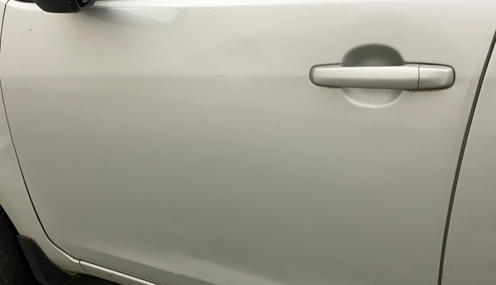 2010 Maruti Ritz ZXI, Petrol, Manual, 66,194 km, Front passenger door - Slightly dented