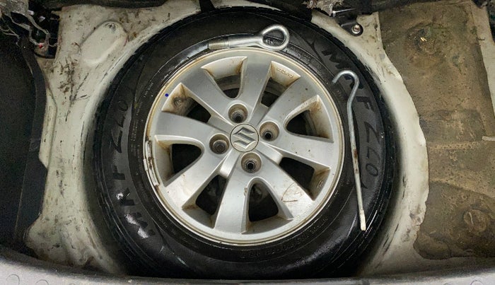 2010 Maruti Ritz ZXI, Petrol, Manual, 66,194 km, Dicky (Boot door) - Jack/Tool not available