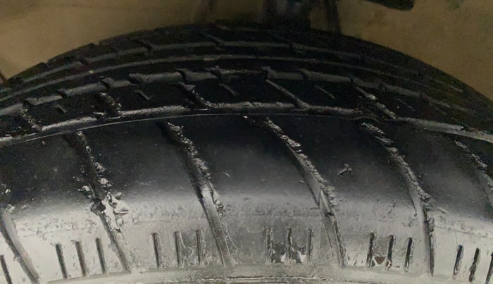 2010 Maruti Ritz ZXI, Petrol, Manual, 66,194 km, Left Front Tyre Tread