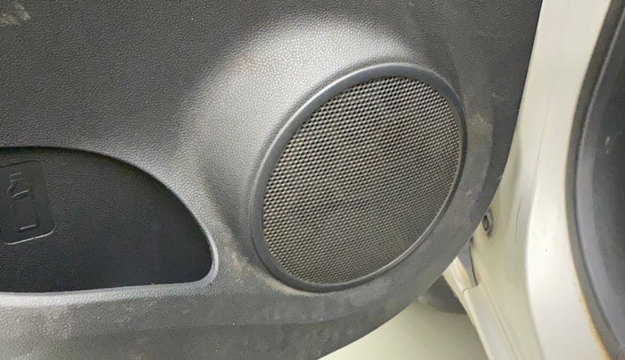 2010 Maruti Ritz ZXI, Petrol, Manual, 66,194 km, Infotainment system - Front speakers missing / not working