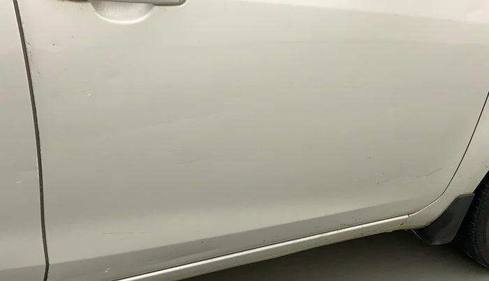 2010 Maruti Ritz ZXI, Petrol, Manual, 66,194 km, Driver-side door - Slightly dented