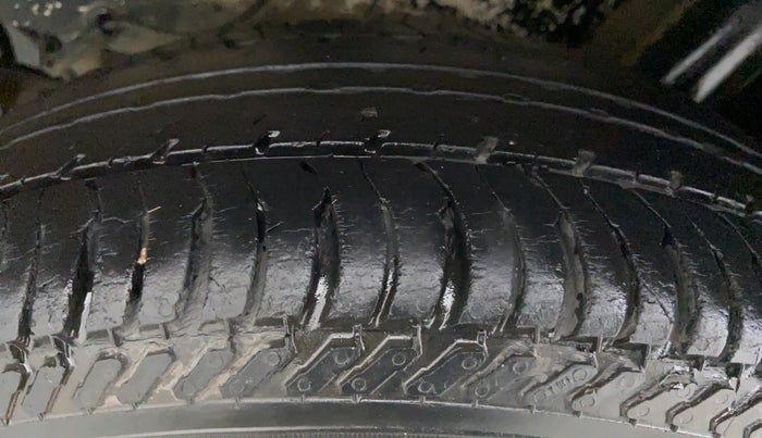 2011 Toyota Etios Liva D 4D GD, Diesel, Manual, Right Rear Tyre Tread