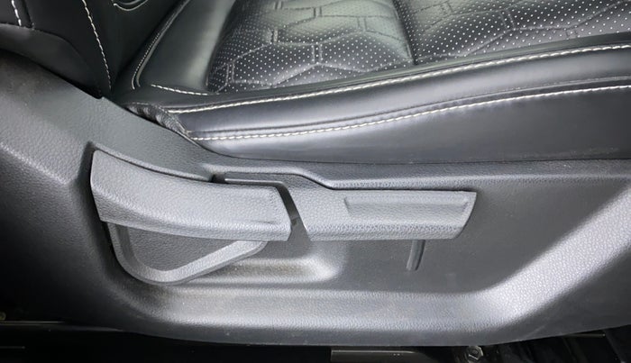 2020 KIA SELTOS HTK PLUS AT 1.5 DIESEL, Diesel, Automatic, 34,297 km, Driver Side Adjustment Panel
