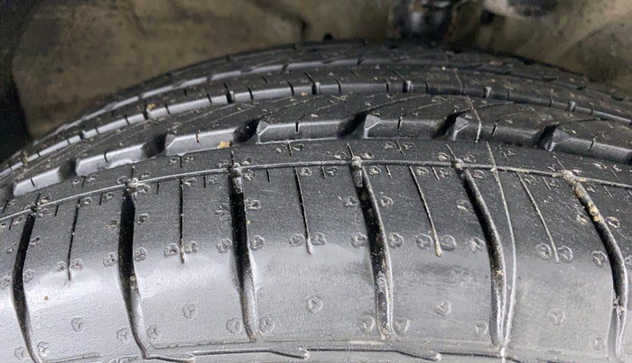 2020 KIA SELTOS HTK PLUS AT 1.5 DIESEL, Diesel, Automatic, 34,297 km, Right Front Tyre Tread