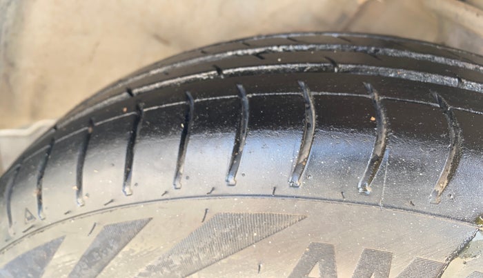 2015 Maruti Alto 800 LXI, Petrol, Manual, 37,097 km, Right Front Tyre Tread