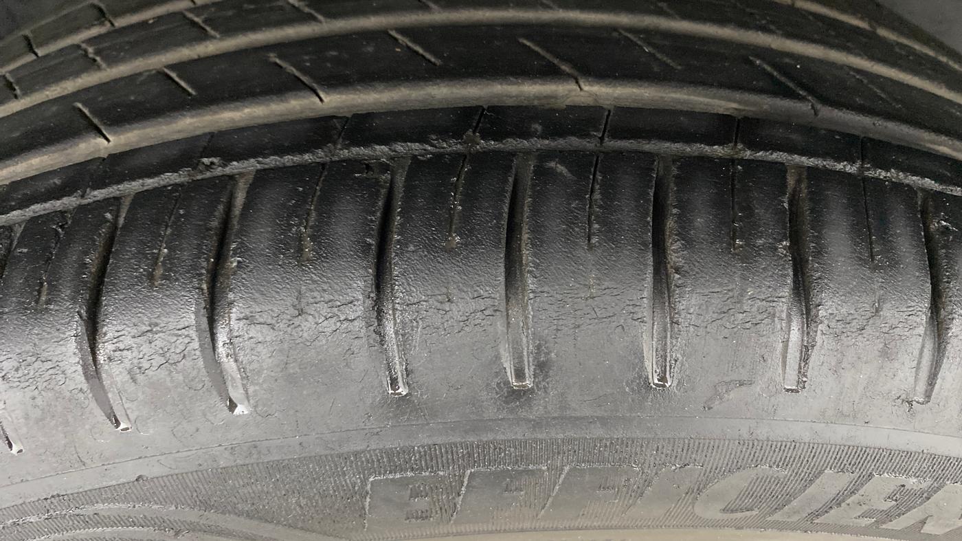 2021 MG HECTOR SHARP 1.5 DCT PETROL, Petrol, Automatic, 41,733 km, Right Rear Tyre Tread