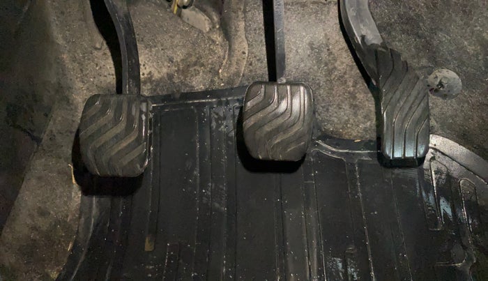 2020 Renault TRIBER RXZ, Petrol, Manual, 42,900 km, Pedals