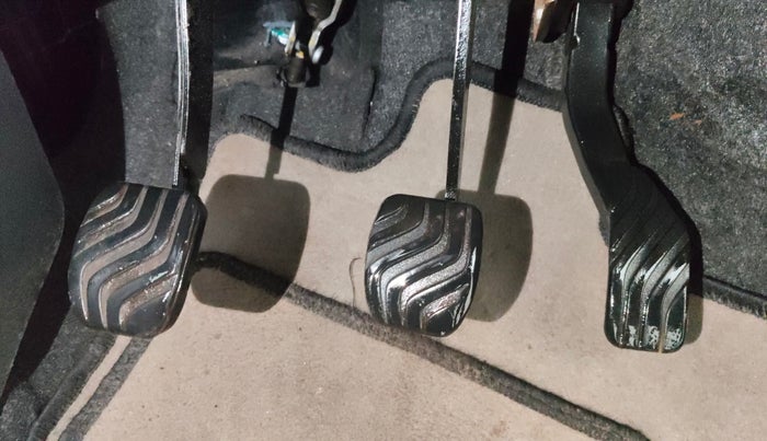 2016 Renault Kwid RXL, Petrol, Manual, 8,405 km, Pedals