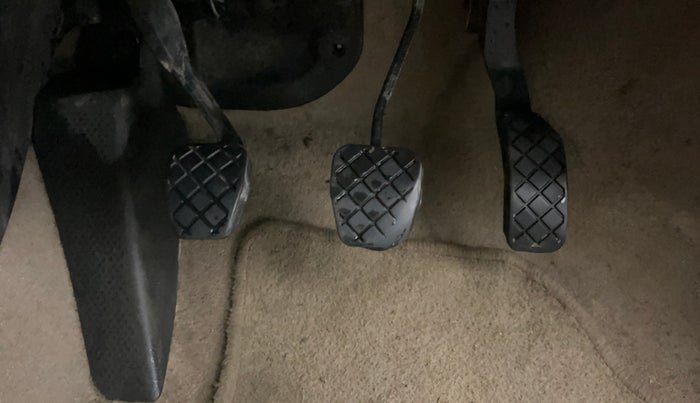 2017 Volkswagen Ameo COMFORTLINE 1.2L, Petrol, Manual, 87,143 km, Pedals