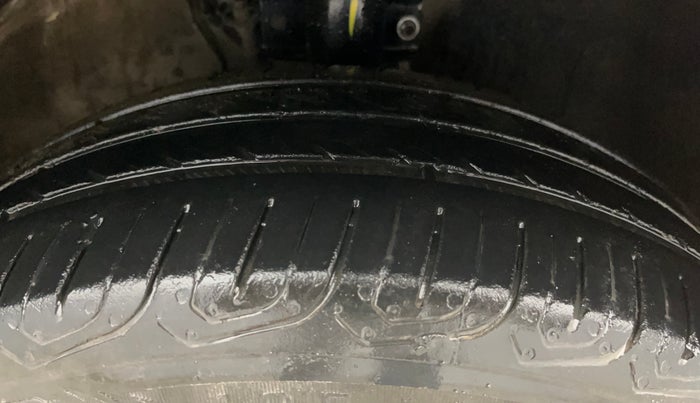 2017 Volkswagen Ameo COMFORTLINE 1.2L, Petrol, Manual, 87,143 km, Right Front Tyre Tread