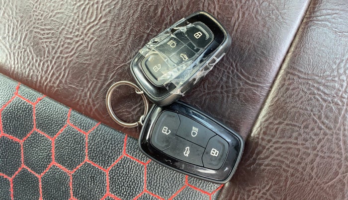 2020 Tata NEXON XZ PLUS (O) PETROL, Petrol, Manual, 46,430 km, Key Close Up