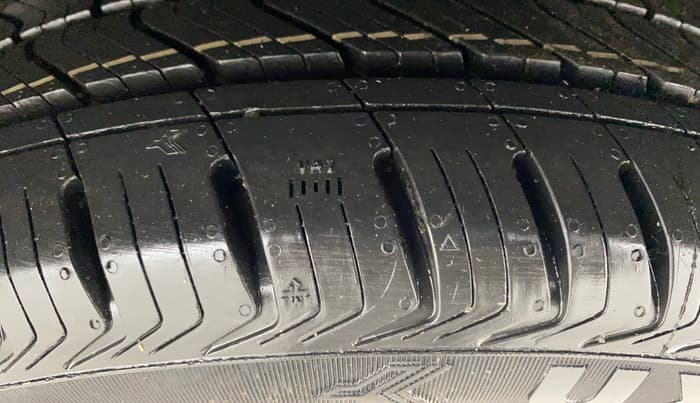 2015 Maruti Ciaz ZXI+, Petrol, Manual, 1,18,993 km, Left Rear Tyre Tread